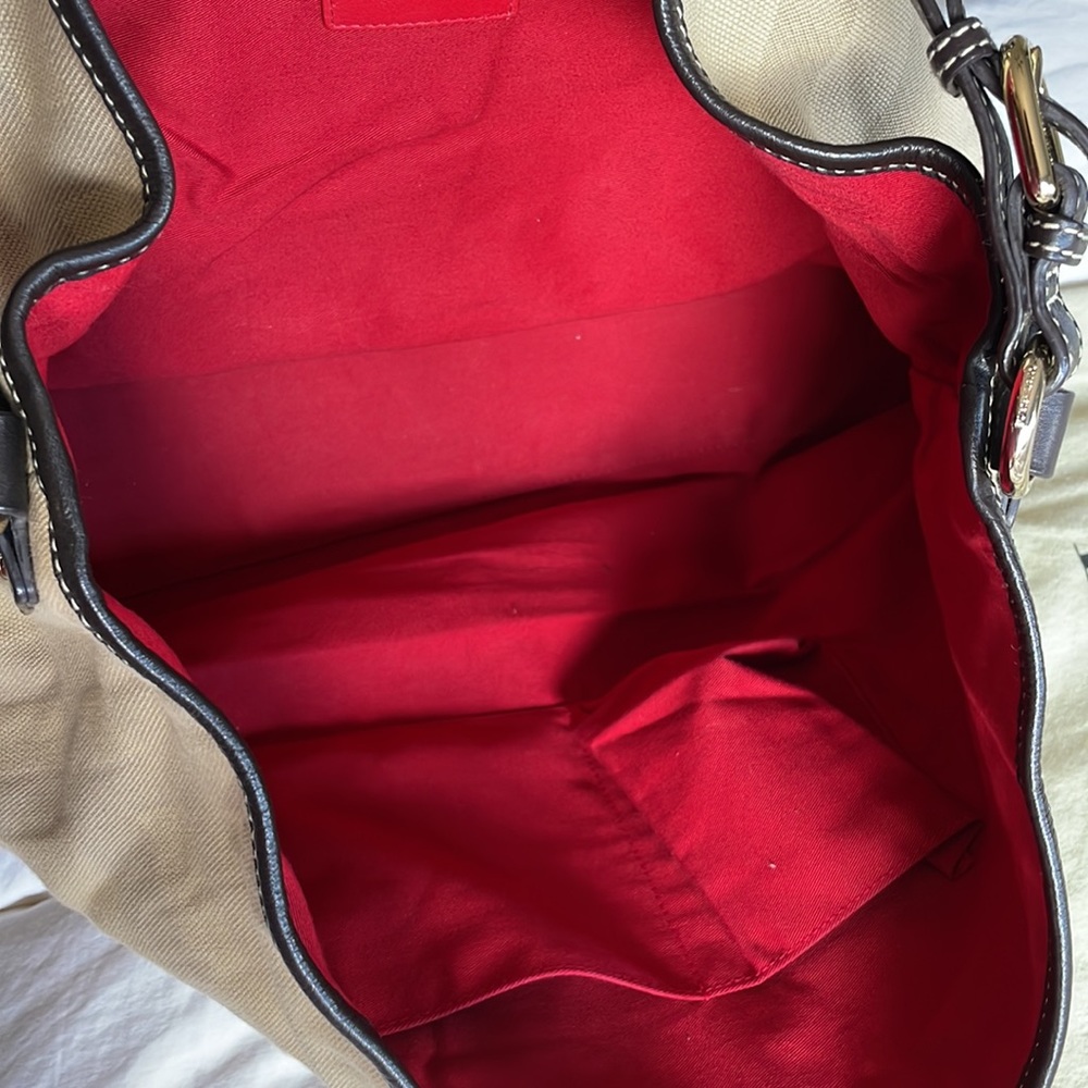 Authentic Burberry Tote. - image 6